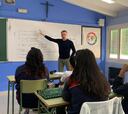 Alberto García compagina la portería con las aulas
