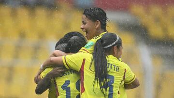 GOA, INDIA - OCTOBER 22: Players of Colombia celebrate their first goal during the FIFA U-17 Women's World Cup 2022 Quarter-final, match between Colombia and Tanzania at Pandit Jawaharlal Nehru Stadium on October 22, 2022 in Goa, India. (Photo by Masashi Hara - FIFA/FIFA via Getty Images)