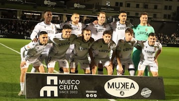 Once del Ceuta ante el Granada.