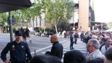 José Morais, a punto de acceder al Santiago Bernabéu.