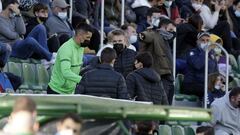 16/01/22 PARTIDO PRIMERA DIVISION 
 ELCHE - VILLARREAL 
 ENZO ROCO 
 EN LA GRADA