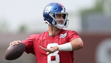 EAST RUTHERFORD, NJ - JULY 28: Quarterback Daniel Jones #8 of the New York Giants looks to pass during training camp at Quest Diagnostics Training Center on July 28, 2022 in East Rutherford, New Jersey. (Photo by Rich Schultz/Getty Images)