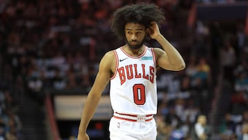 Coby White, durante su debut con Chicago Bulls ante Charlotte Hornets.