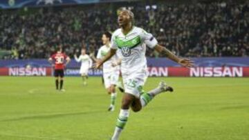 Naldo celebra un gol con el Wolfsburgo.