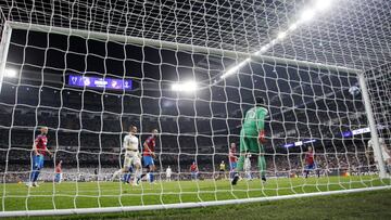 Ramos pudo abrir el marcador el martes ante el Viktoria, pero su remate en el minuto 4 se estrelló en el poste.