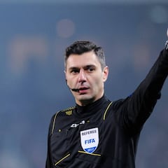 El árbitro polaco Jakubik dirigirá el España-Islas Feroe