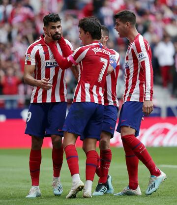 Los jugadores del Atlético de Madrid celebran el 1-0 de Diego Costa al Valencia. 