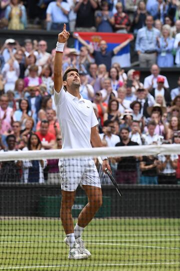 Djokovic venció al Federer, que tuvo dos bolas de partido en una final que se resolvió en el desempate del quinto set. Es su 16º título de Grand Slam.