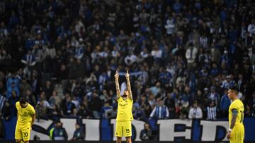 Inter Milan's Italian defender Francesco Acerbi (C) reacts during the UEFA Champions League last 16 second leg football match between FC Porto and Inter Milan at the Dragao stadium in Porto on March 14, 2023. (Photo by PATRICIA DE MELO MOREIRA / AFP)