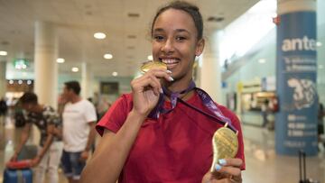 09/07 ATLETISMO 2018-2019
 LLEGADA DE MARIA VICENTE AL AEROPUERTO DE EL PRAT BARCELONA TRAS DOS OROS ORO EN EUROPEO SUB 18 EN GYOR HUNGRIA
 
 ISS Club L&#039;Hospitalet Atletismo
 
 
 
 