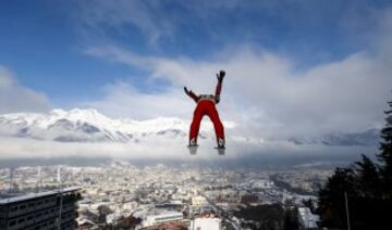 Anders Fannemel en los saltos de esquí de Innsbruck.