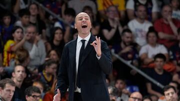 Joan Peñarroya durante el Barcelona - Baskonia, en el Palau Blaugrana de Barcelona.