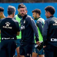 “Hemos vivido en el alambre, pero en Vallecas ya nos va la vida”