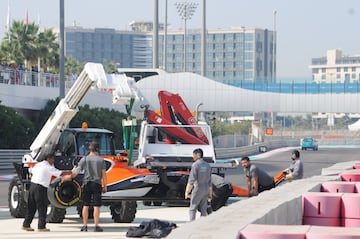 Fernando Alonso tuvo un incidente al comienzo de la sesión, pero pudo volver a rodar horas después y completó sus últimos kilómetros con el McLaren en 2017.