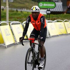 La épica lucha de Dlamini por llegar a meta en el Tour