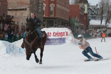 Este fin de semana se ha desarrollado en la calles de Leadville, Colorado; la 68 edición de la carrera anual de Skijoring 