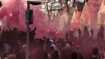 El recibimiento atronador de los fans del Liverpool al equipo que está siendo criticado en Twitter