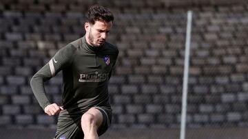 Sa&uacute;l &Ntilde;iguez participa en el entrenamiento del Atl&eacute;tico.