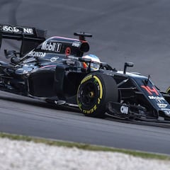Honda acerca a Alonso a la cabeza con Hamilton primero