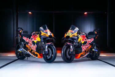 Las motos oficiales de Pedro Acosta y Brad Binder.