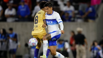 Futbol, Universidad Catolica vs Everton.
Fecha 7, Liga de Primera 2026.
El jugador de Universidad Catolica Matias Palavecino, derecha, disputa el balon con Dieter Villalpando de Everton durante el partido de primera division realizado en el Claro Arena de Santiago, Chile.
14/03/2026
Andres Pina/Photosport
Football, Universidad Catolica vs Everton.
7th turn, 2026 First Division League.
Universidad Catolica player Matias Palavecino, left, vies for the ball against Dieter Villalpando of Everton during a first division match at Claro Arena in Santiago, Chile.
14/03/2026
Andres Pina/Photosport