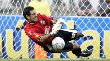 Santos ganó el Brasileirao en 2004 y el arquero Nelson Tapia jugó 18 partidos.