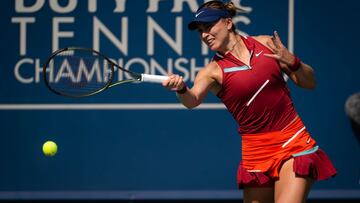 Badosa regresa oxidada y Muguruza sufre en su estreno