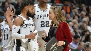 Los Bucks buscan entrenador y entrevistarán a Becky Hammon