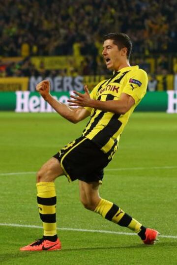 Robert Lewandowski celebra el primer gol del partido.