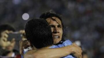 Uruguay sufre para ganarle a un duro Perú en el Centenario