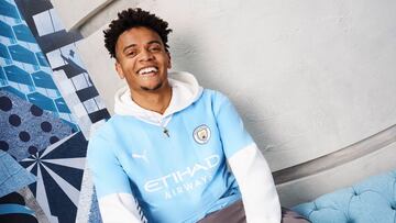 PUMA y el Manchester City presentan la nueva primera equipaci車n para la temporada 2023/24 que conmemora las dos d谷cadas del traslado del Club al Etihad Stadium. Rinde homenaje a las caracter赤sticas ic車nicas del Etihad Stadium y est芍 inspirada en la camiseta que el equipo us車 durante la primera temporada en su nuevo estadio.