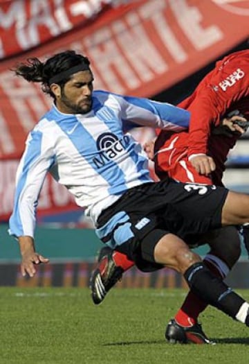 Reinaldo Navia venía de un gran paso por México. Racing lo fichó pero sólo anotó un gol en 15 duelos en un semestre. 