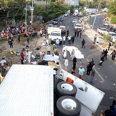 Fallecen 49 migrantes en accidente de tráiler en Chiapas