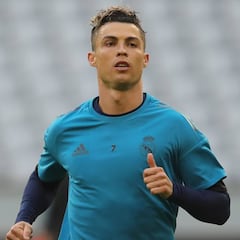 Cristiano, imparable: le marca al Bayern de todas las formas