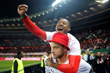 El jugador del Real Madrid, Davis Alaba, tendrá su ‘último baile’ con Austria. El capitán y leyenda del Wunderteam vivió desde el banquillo el agónico partido que decidió uno de los últimos billetes directos para europeos.