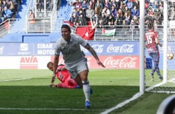 James Rodríguez celebra el 0-3.