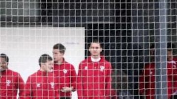 Los jugadores del Rayo meditan encerrarse