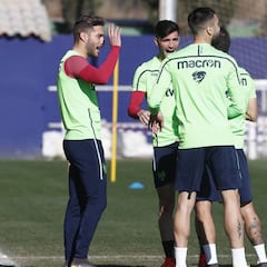 Coke no llega; Rochina, sí