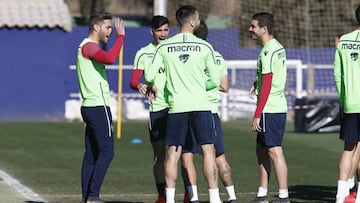 Rubén Rochina llega a tiempo de medirse al Real Madrid.