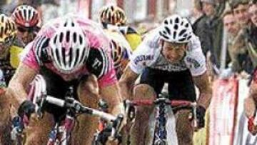 <b>LA GUERRA DEL CASCO.</B> La UCI quiere imponer el uso obligatorio del casco el 5 o 6 de mayo, pero la mayoría de los ciclistas quieren elegir libremente su utilización.