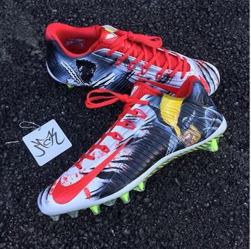 El superhéroe de Marvel llegó a los botines del receptor representado con el uniforme de los XMen.