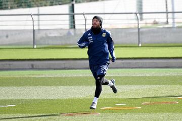 Having sat out Argentina's friendly with Italy through injury this week, Leo Messi was able to train today ahead of Tuesday's clash with Spain in Madrid.