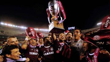 Lanús aplasta a San Lorenzo de Guede y gana su segundo título