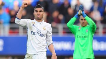 Casemiro no vio la quinta tarjeta amarilla y jugará ante el Betis