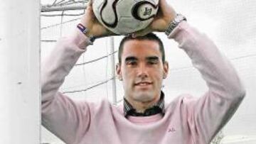 <b>BAJO LOS PALOS. </b>Felipe repetirá en el derbi como titular.