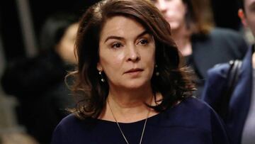 Annabella Sciorra en la Suprema Corte de Nueva york para atestiguar contra Harvey Weinstein. Enero 23, 2020.