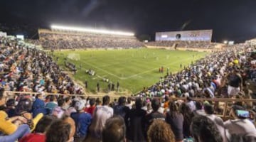 Los Alebrijes se mudaron a este, su nuevo estadio, el 27 de marzo de 2016, día en el que se inauguró oficialmente con un partido entre los oaxaqueños y los Pumas. Su capacidad es de 17,200 espectadores y asemeja un campo de juego de pelota preshispánico. Por su diseño, fue nominado para ser reconocido como ‘Estadio del Año’ en 2016.
