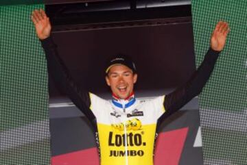 Primoz Roglic celebra la victoria de etapa. 