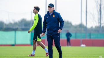 Javier Aguirre en un entrenamiento