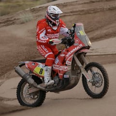 Farrés mantiene el pulso a las oficiales con una KTM de serie